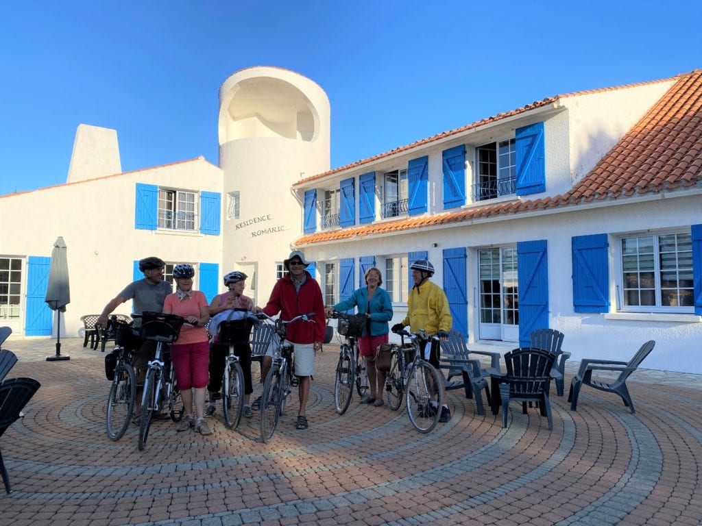 Labellisé Accueil vélo - Groupe ou individuel - Bivouac en toile - Chambre d’hôte - Appartement - Vélodysée - Balade à vélo - Location